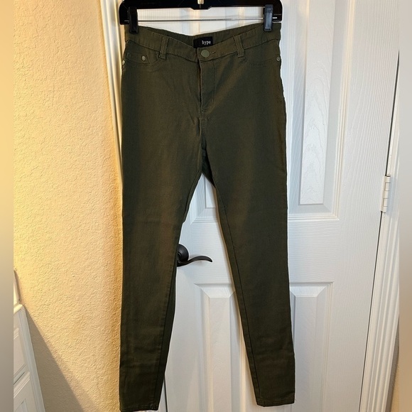 💜3/$15 HYPE Olive Green Size 11 Juniors - Picture 1 of 5